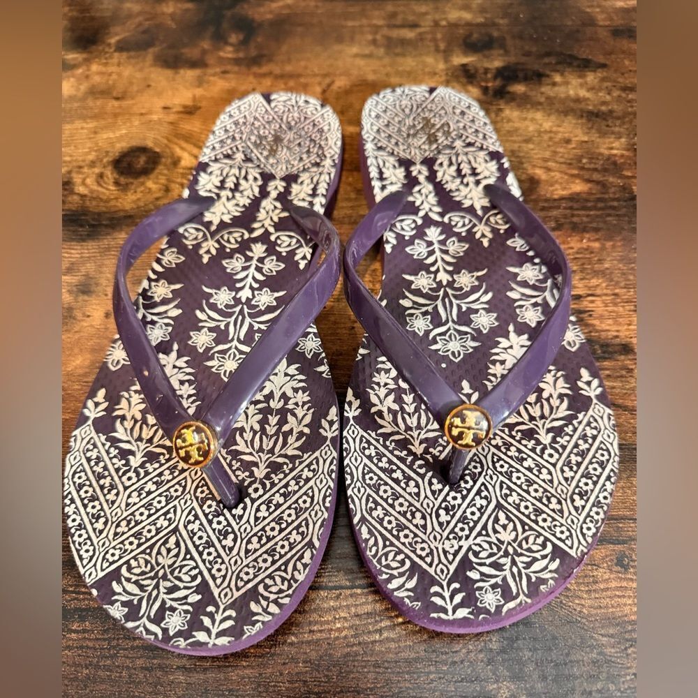 Tory Burch Purple floral flip flops size 9